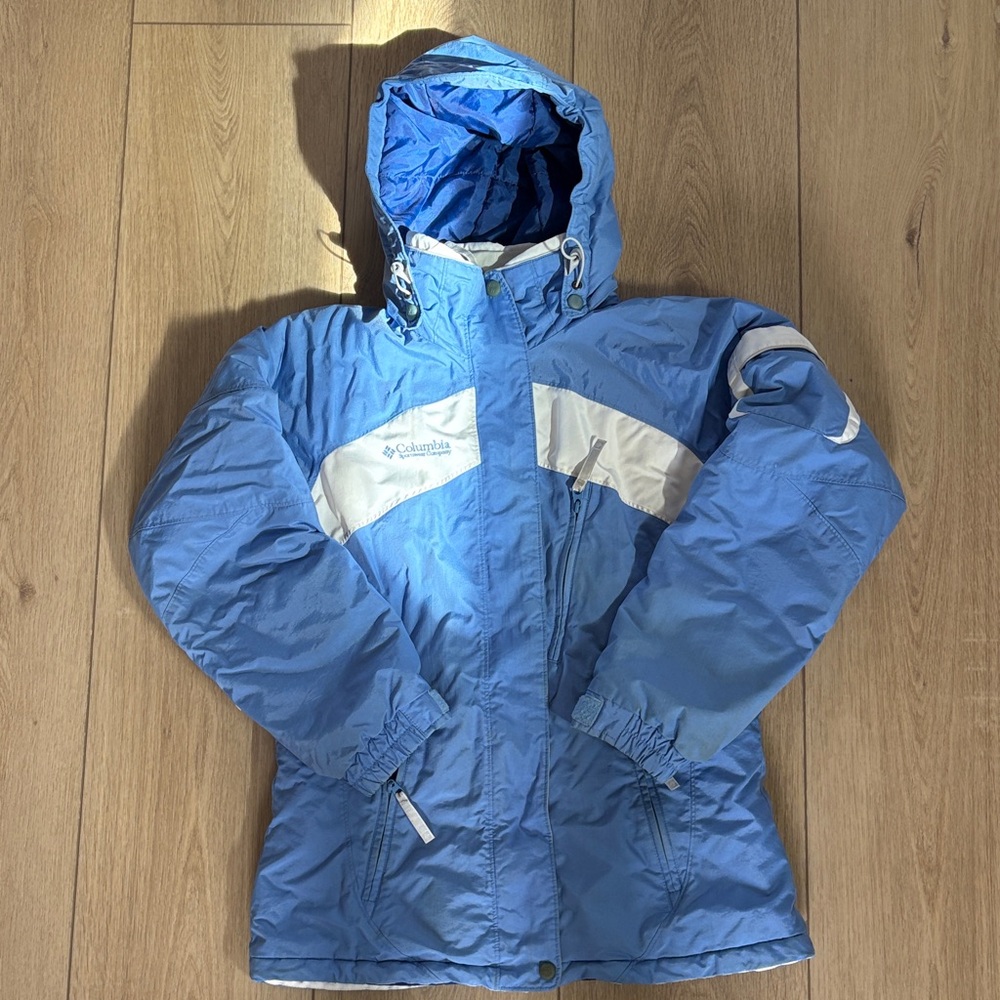 Vintage Columbia Wonens Light Blue and White Hooded Puffer Jacket